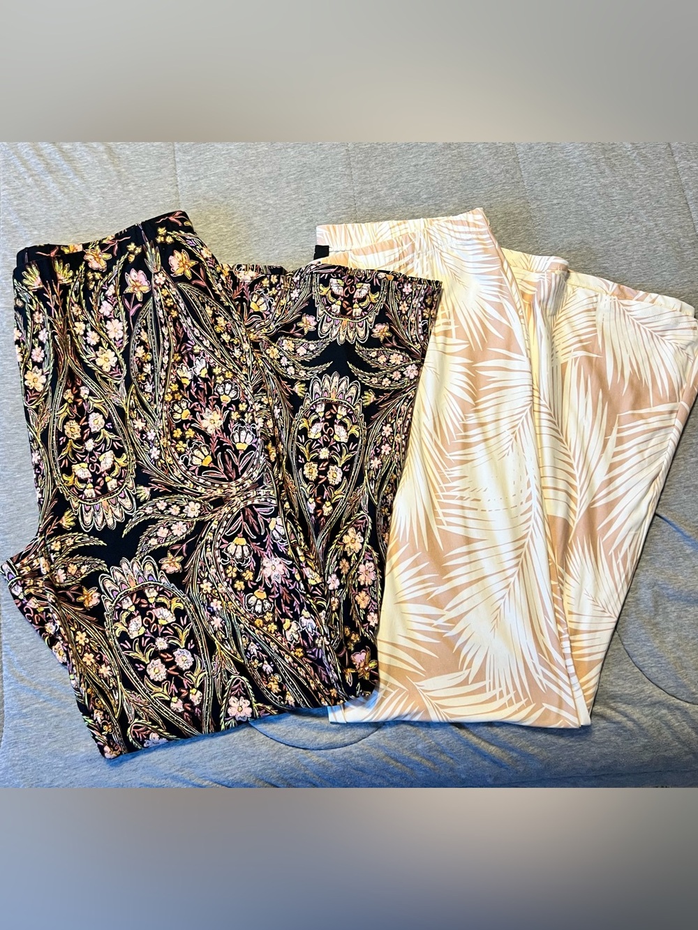 Forever 21 Lot of 2 - Flare-Leg Pants - Black Floral & Cream Palm | Women’s 3X
